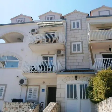 Apartment 2 Bedrooms With Sea View Terrace And Wifi At 1 Km Away From The Supetar