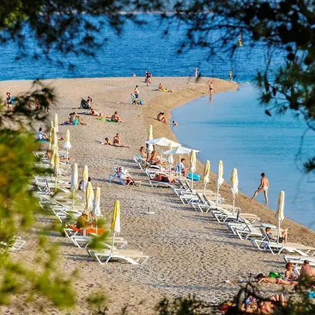 Apartment 2 Bedrooms With Sea View Terrace And Wifi At 1 Km Away From The Supetar