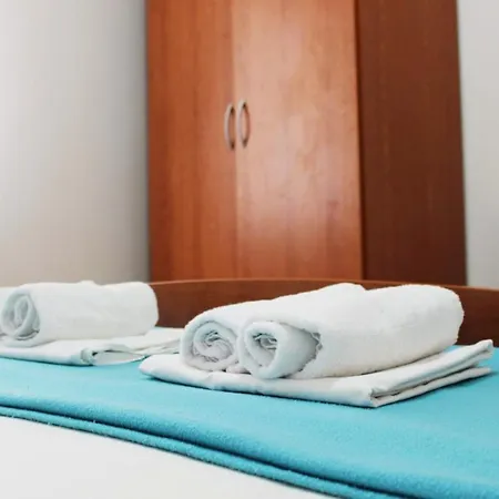 Apartment 2 Bedrooms With Sea View Terrace And Wifi At 1 Km Away From The